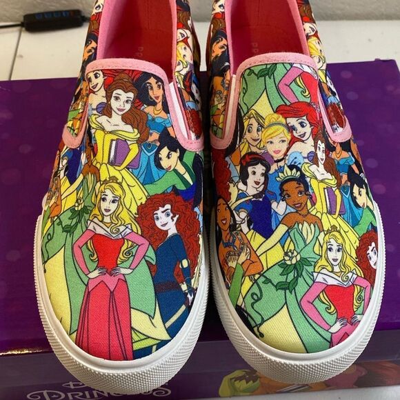 NIB Disney Princess Kids Girls Belle Slip-On Casual Shoes - Multicolor - Size 5 - Picture 5 of 11
